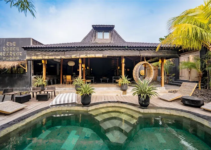 Black Serpent 3br With Jacuzzi In 别墅