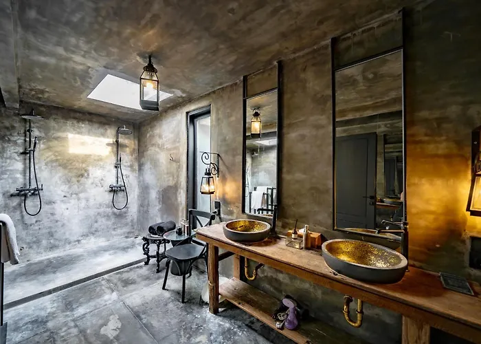 Black Serpent 3br With Jacuzzi In Villa Uluwatu