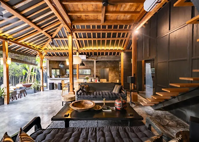 Black Serpent 3br With Jacuzzi In *